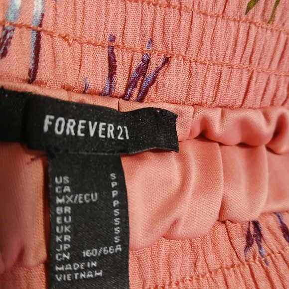 Forever 21 Pink Floral Print Fabric - Picture 6 of 6